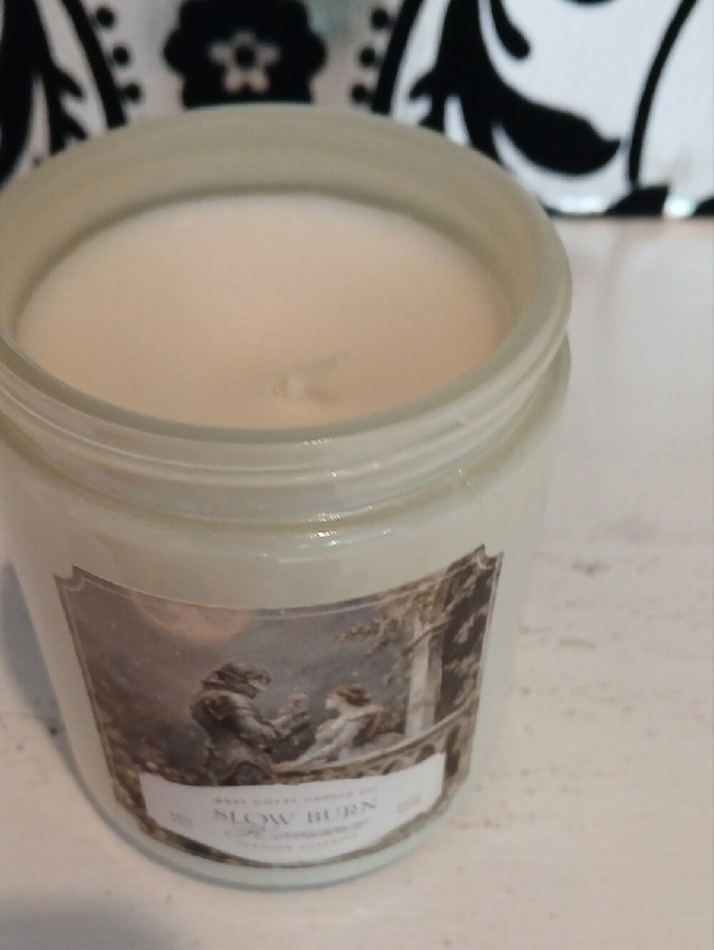 Slow Burn Romance Jasmine Saffron Candle - Picture 2 of 2